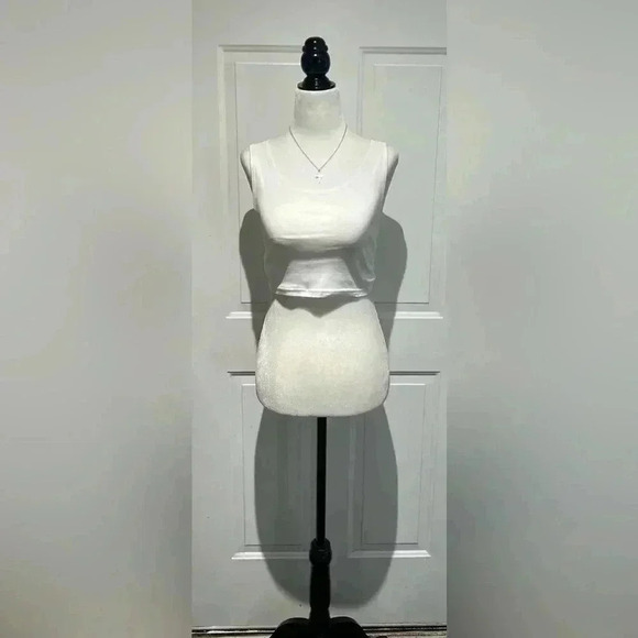 BNWOT Korea Style  Only You White crop tank top size Xs/S - Picture 3 of 5